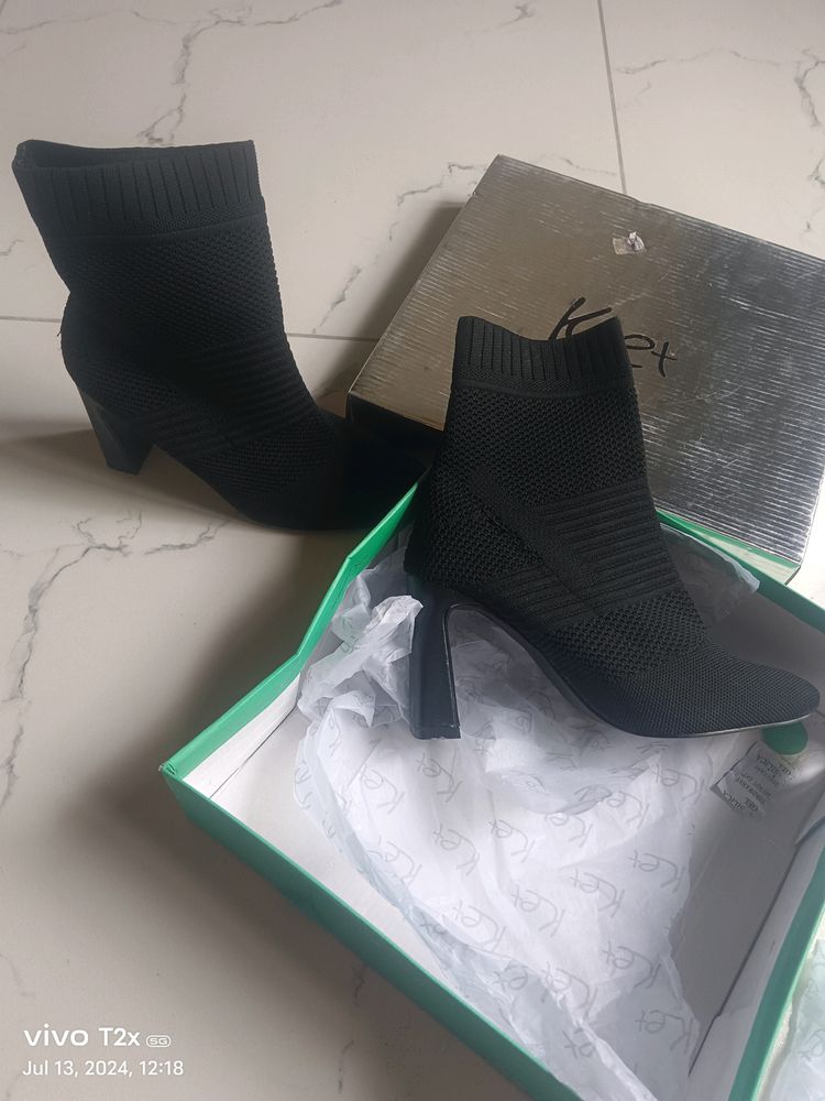 Women Black Heel Boots 👢