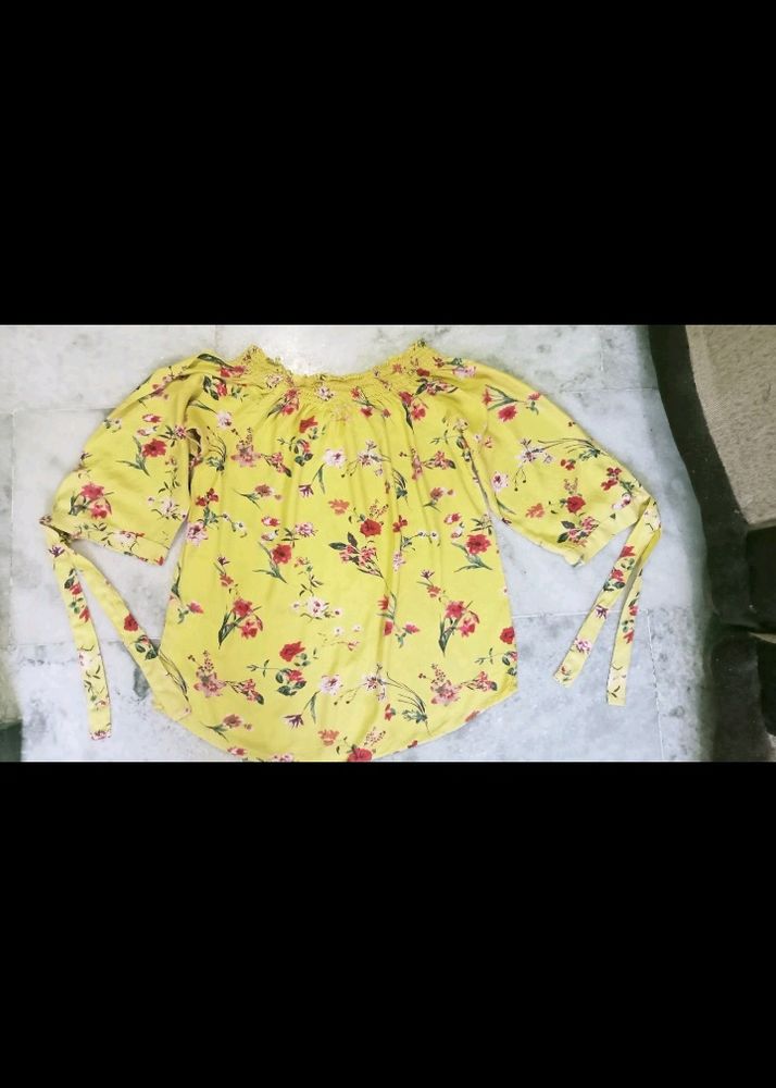 Women's Yellow Printed Top