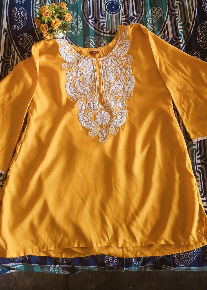 Short Kurti With White Pant 💛