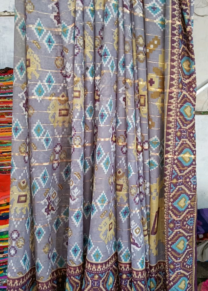 (49) Linen Saree For Daily Uses