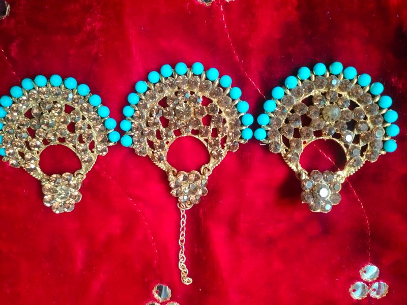 Trendy Earings And Mangtikka Jwellery Sets