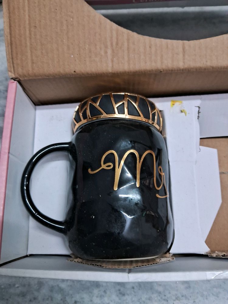 BLACK MUG