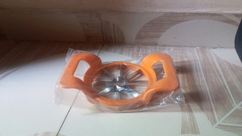 Apple Cutter (New With Packaging)