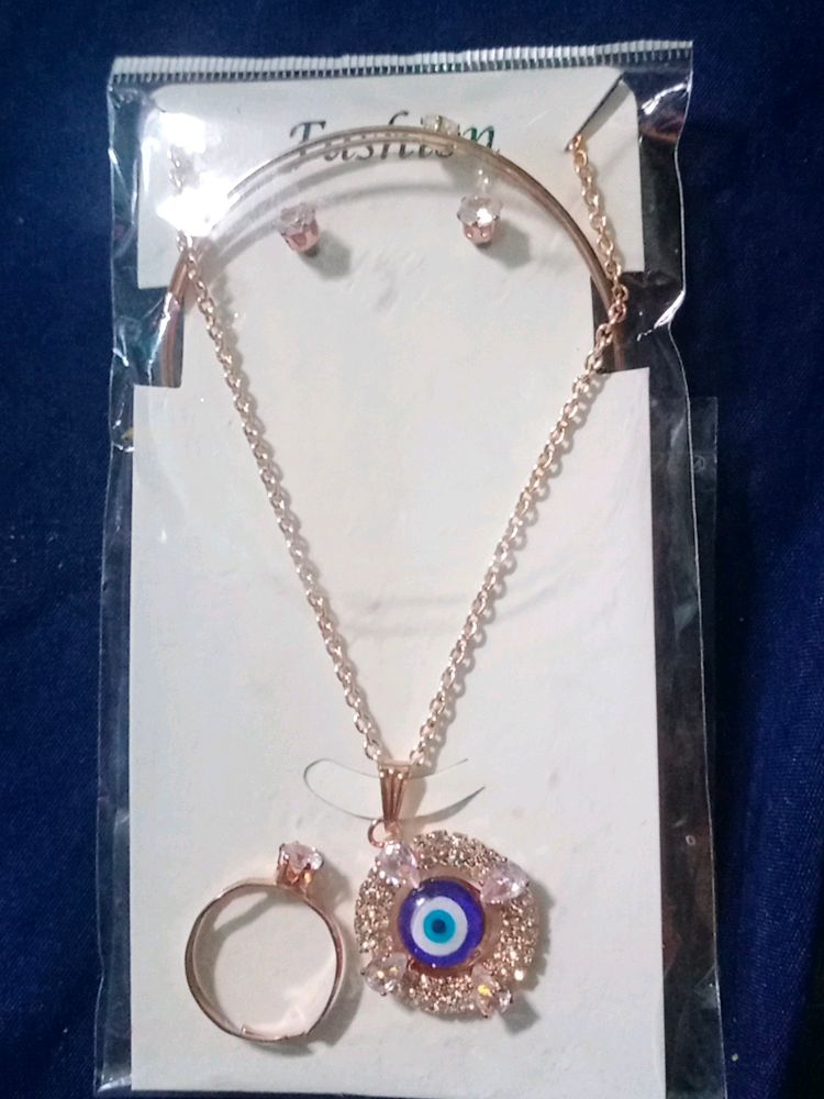 Beautiful Evil Eye Necklace With Tops.ring.bracele