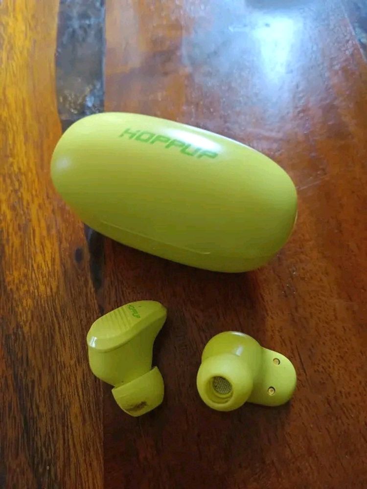 New Never Used Hoppop Snap Earburds