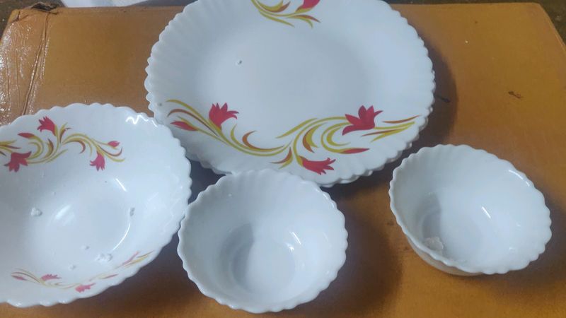 Borosil Dinner Set