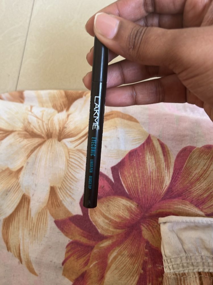 Lakme Blocktip Liner Pen