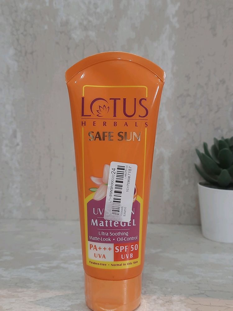 Lotus Herbal SUNSCREEN