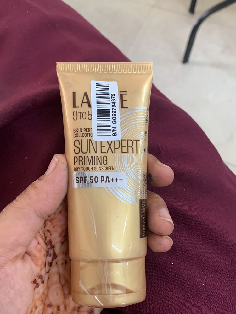 Lakme Sunexpert Priming Dry Touch Sunscreen