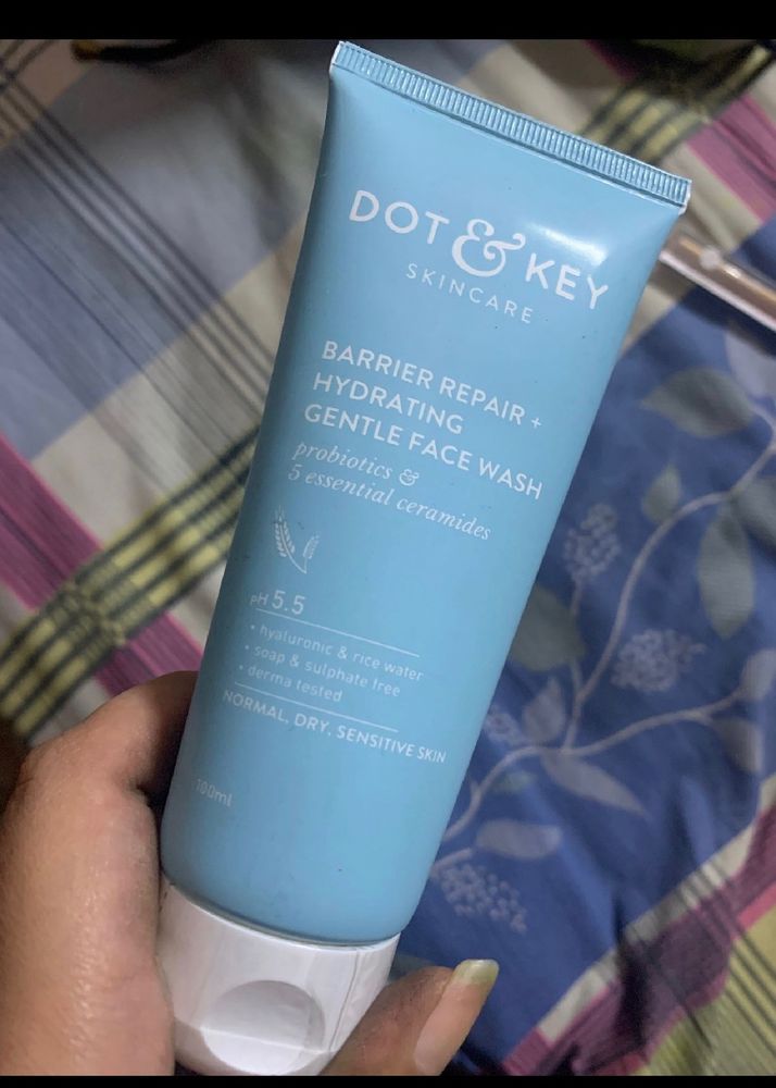 Dot And Key Barrier Repair Face Wash