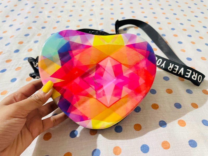 Heart Shape Sling Bag 🫶