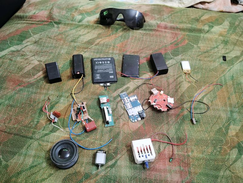 Working Battery, Circuits, Speaker And Goggle