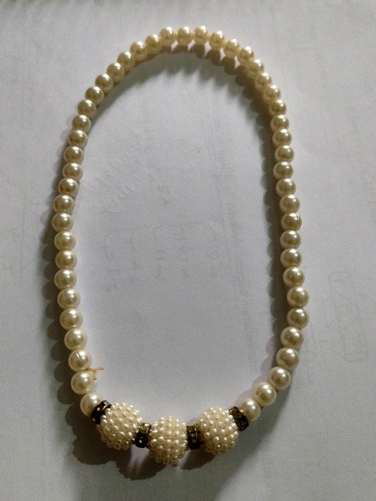 Pearls Neck peice