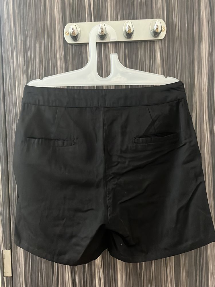 Lee Cooper Originals Women Black Cotton Shorts