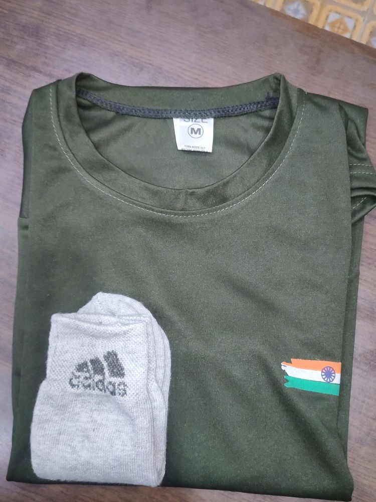 T-shirt Army Sports Full Baju With Free Socks One Pair.         Back side Commando Printed