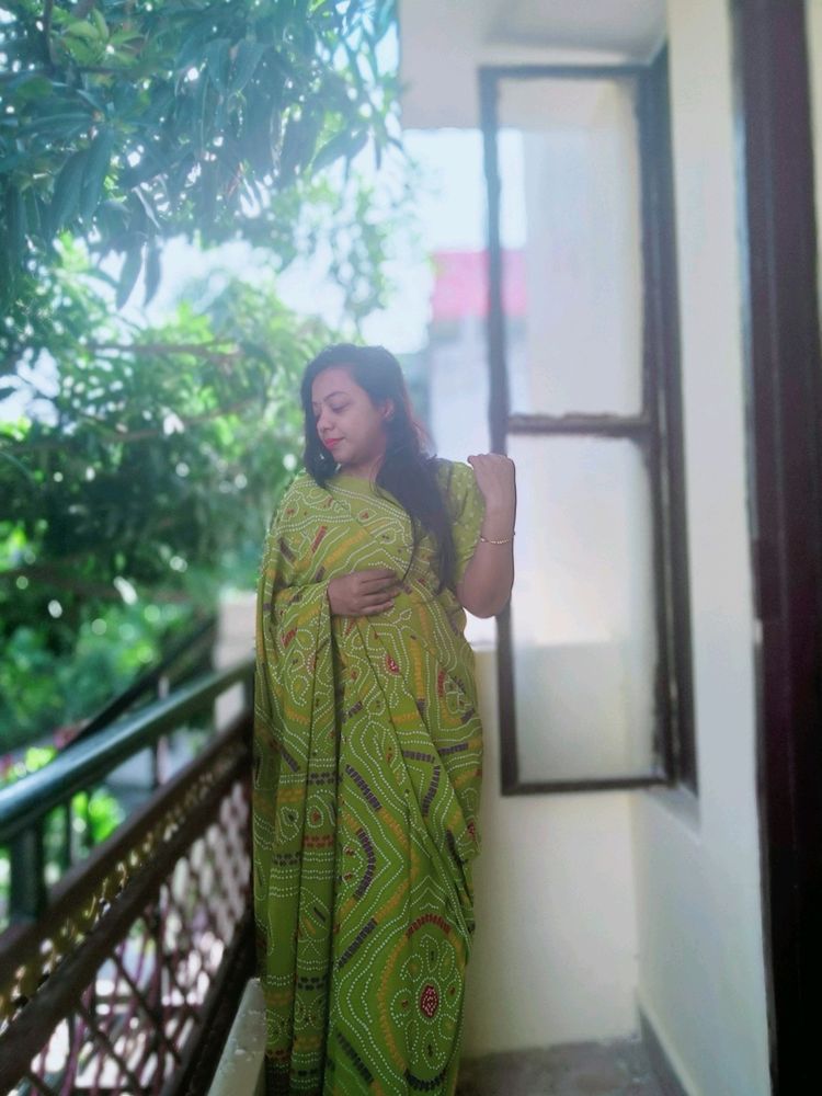 Green Bandhani Saree With Blouse And Peticoat