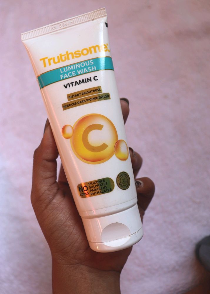 Truthsome Vitamin C Facewash