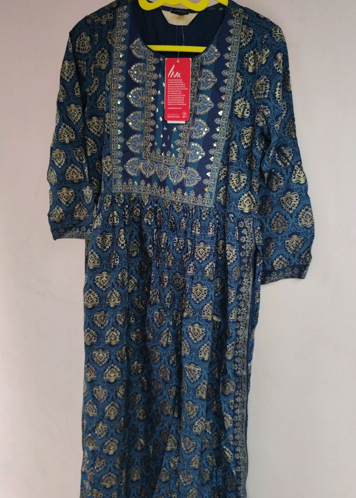 New Max Kurta with Pant- XS