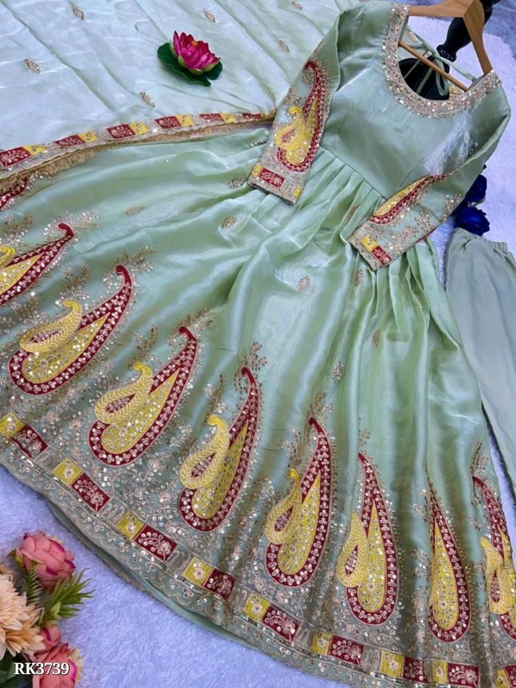 Wedding Or Party Wear Gown. Fix Rate Only🙏