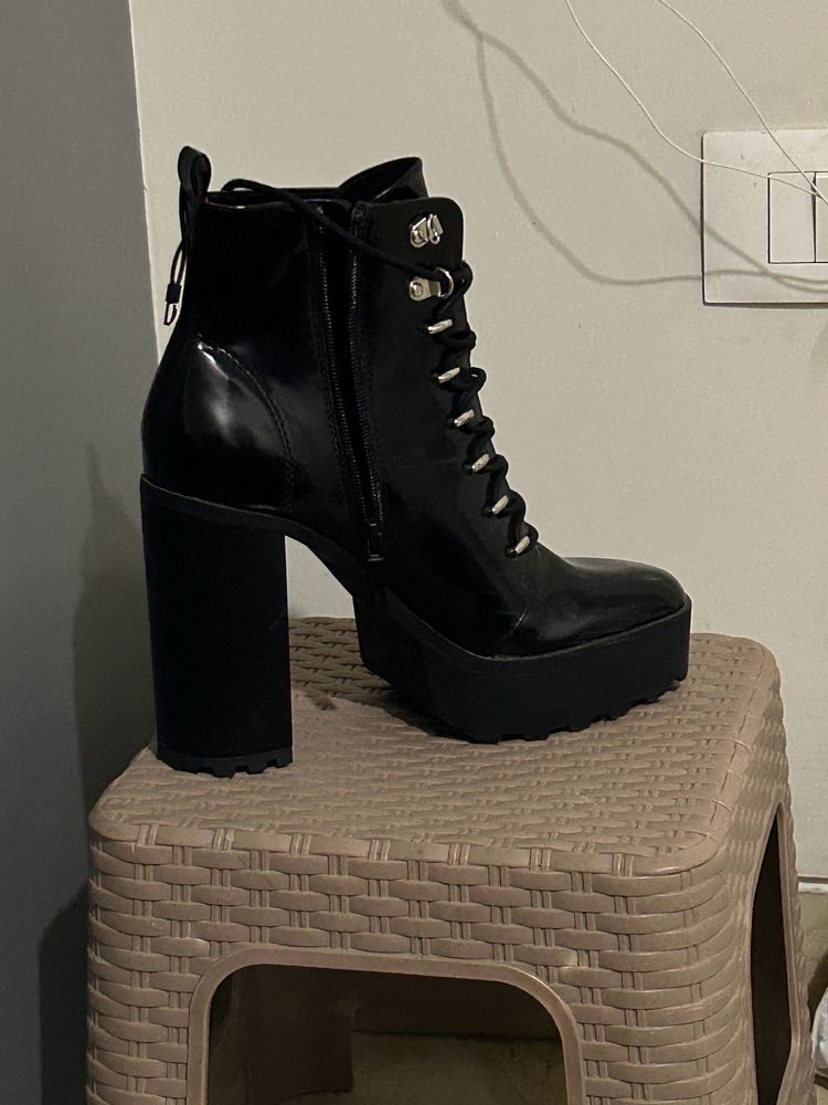 ZARA BOOTS