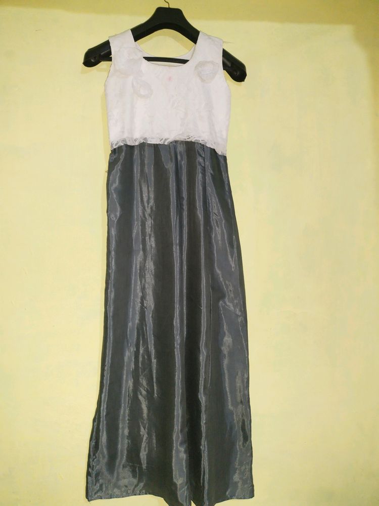 Gown White &Grey