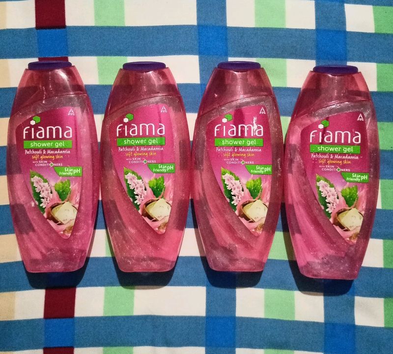 🎉FREE🎉 Dabur Gulabari Shower Gel with Fiama Set