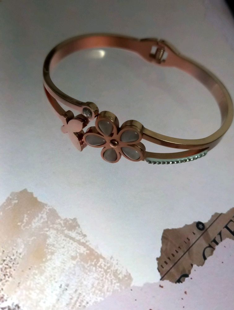 Rose Gold Flower Bracelet