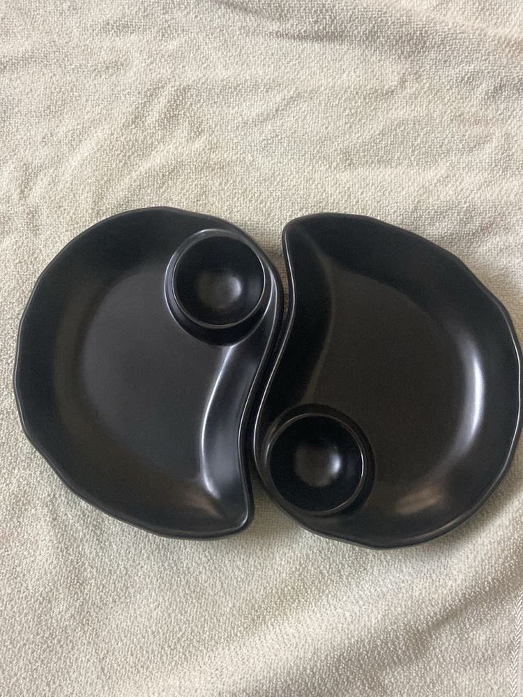 Serving Snacks - Black Color, Mango Shape (20 * 18