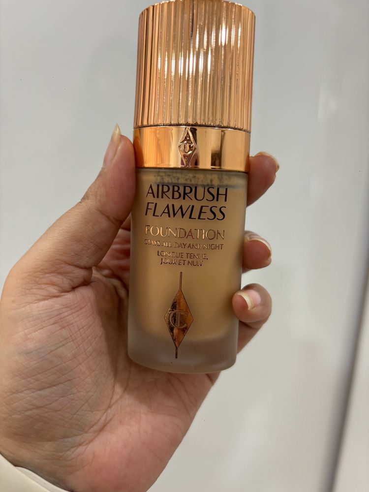 *Mega sale* Charlotte Tilbury Airbrush Foundatio