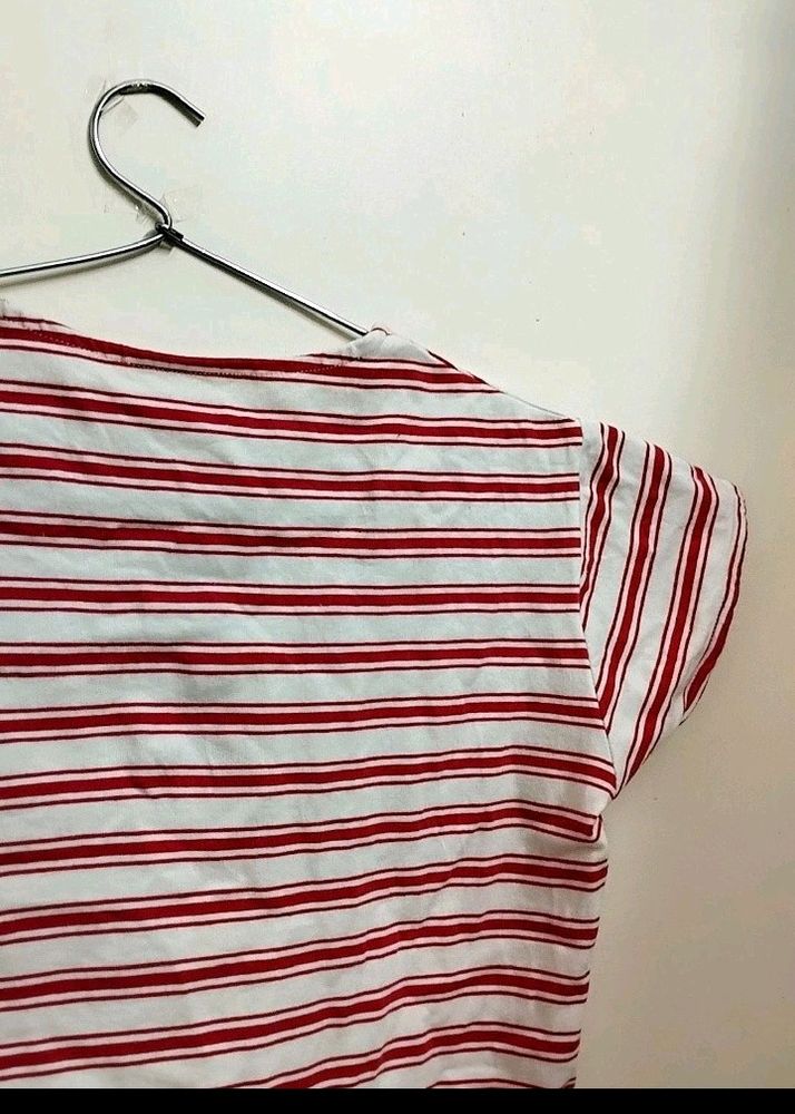 Red & White Women's T-shirt📍