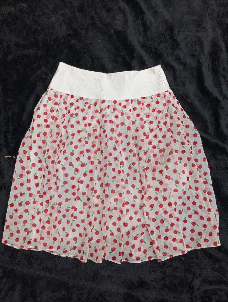 Apple Print Skirt🍎