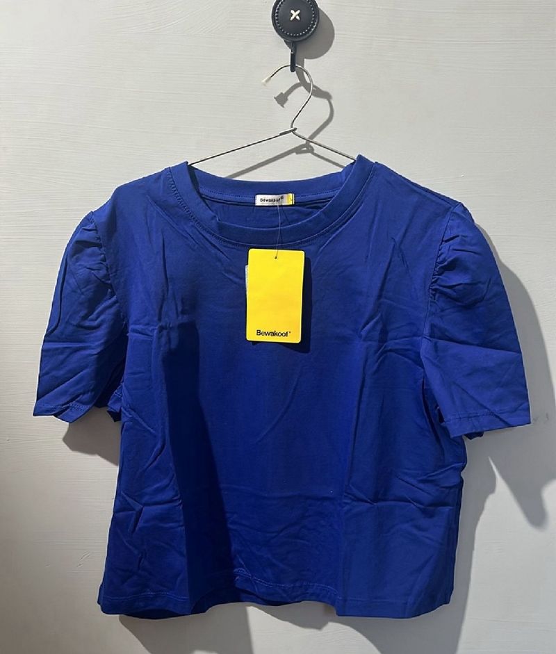 M Size Brand New Bewakoof Croptop Good Quality