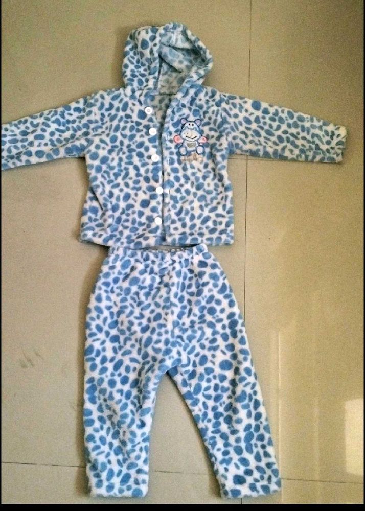 Unisex Velvet Set ( Upto 20 Months)