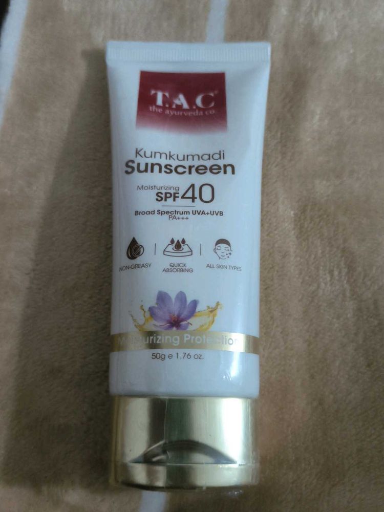 Tac Kumkumadi sunscreen Moisturizing SPF 40 PA+++