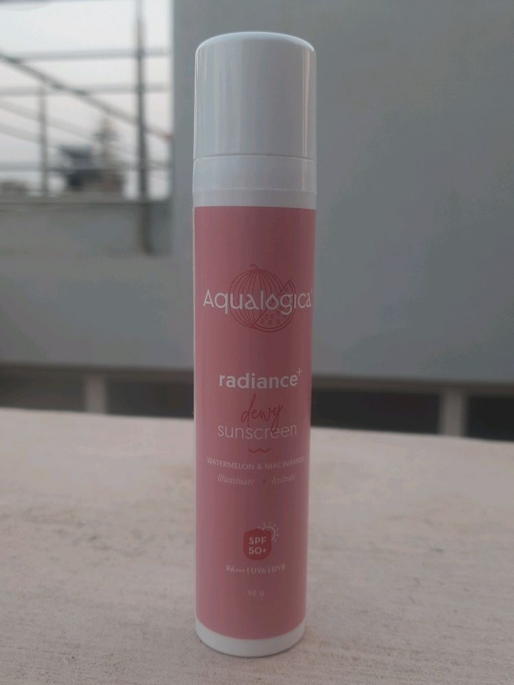 Aqualogica Radiance + Dewy Sunscreen