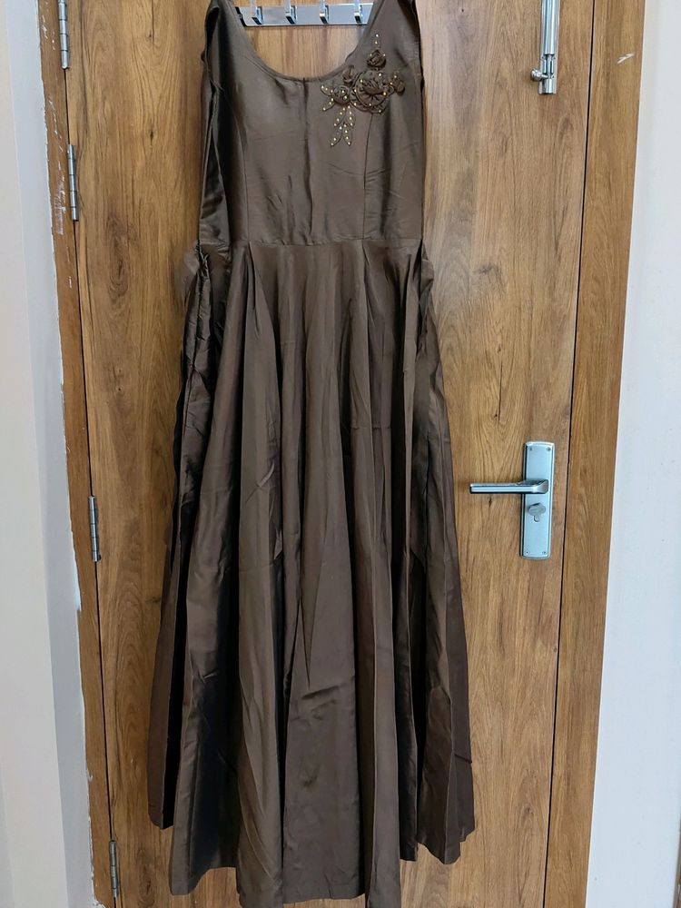 Light Weight Simple Unique Gown For Any Occasion