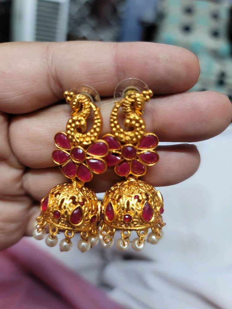 Jhumka With Pearls