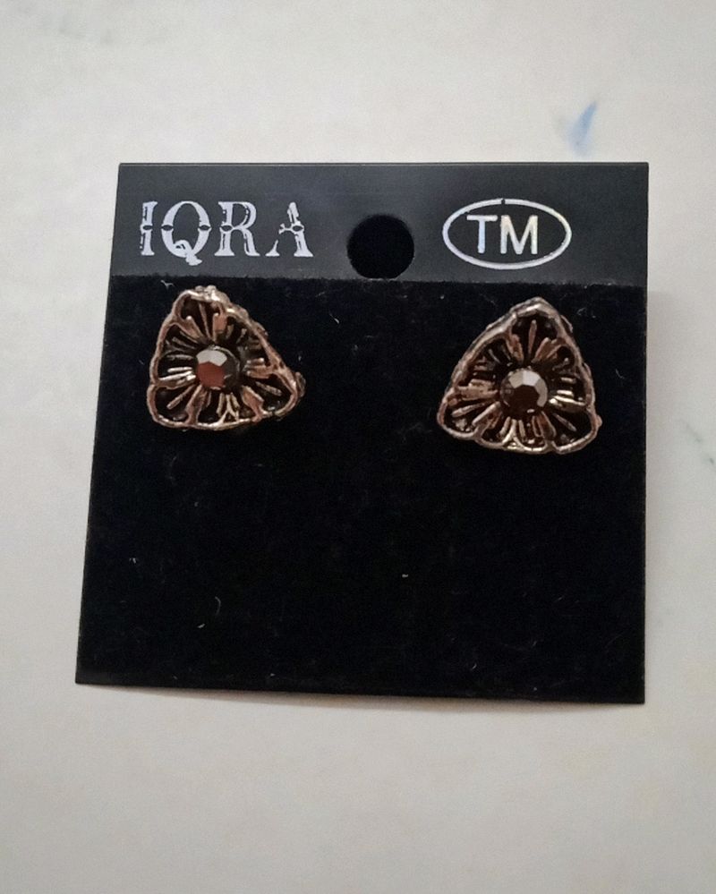 Tending Triangle Oxidised Earrings With Stone