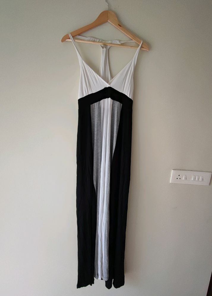 Black N White Gown.Size M-XL