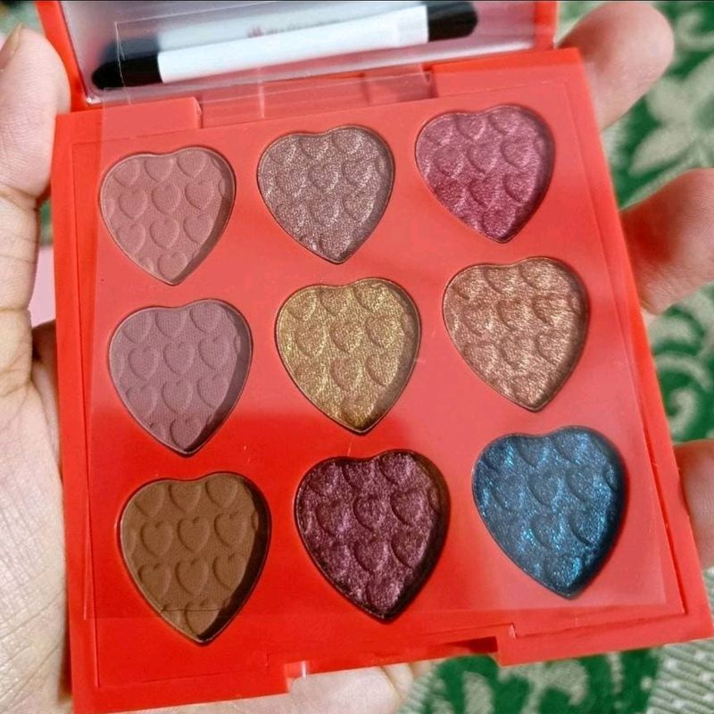 Loot Offer Jst 199/- MYGLAMM XOXO EYESHADOW