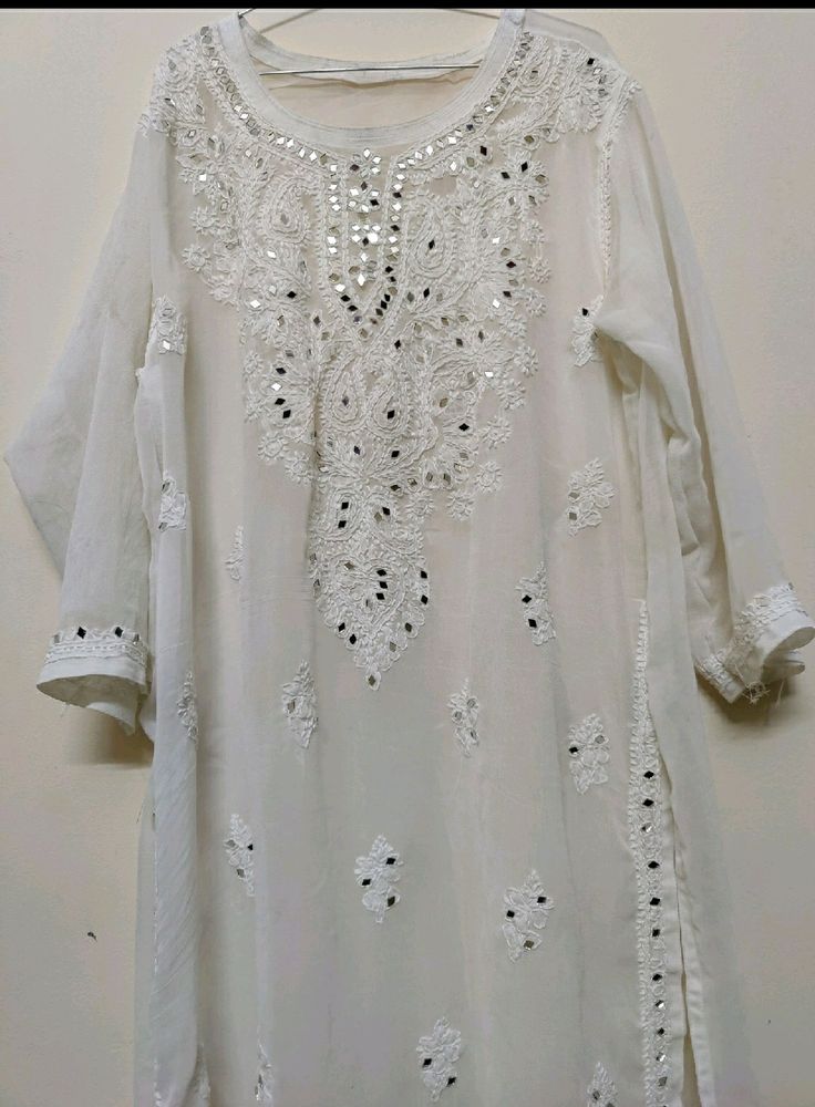 Chikenkari kurti