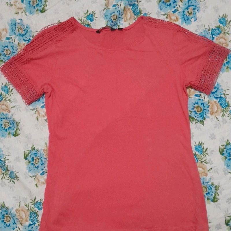 Cute T Shirt With Net Detailing On Sleeves