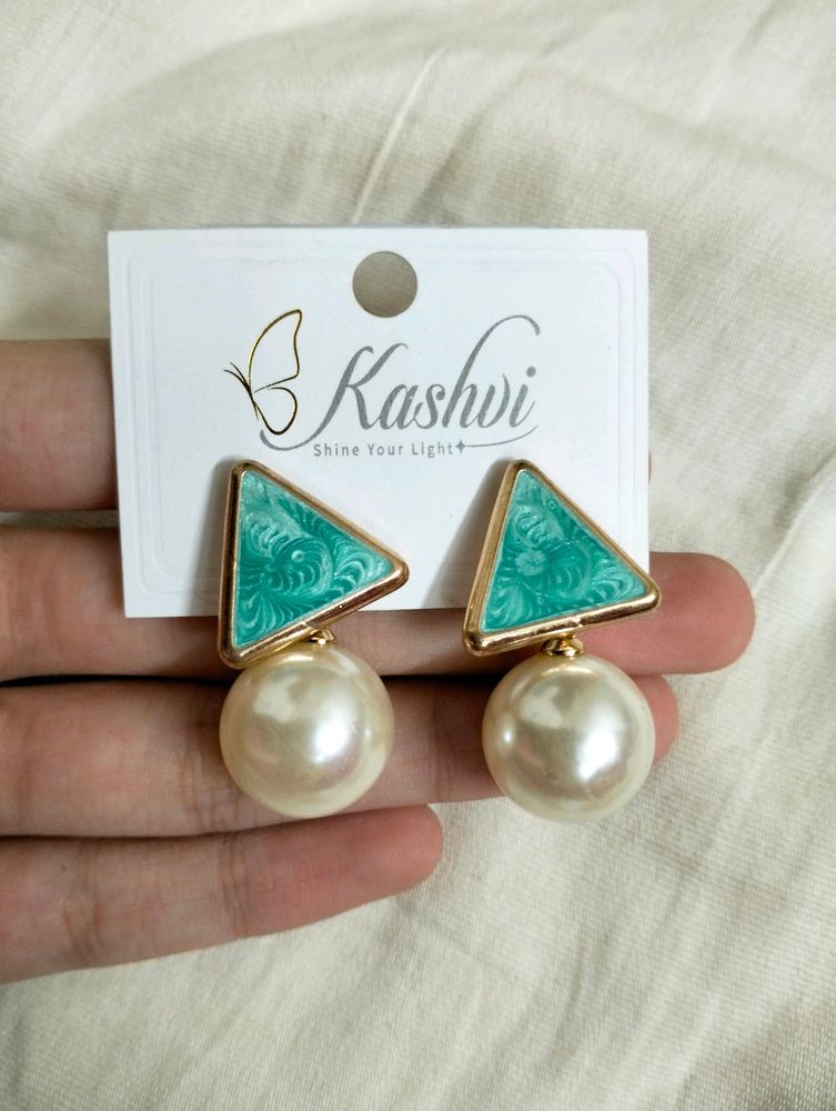 Pearl Drop Earring