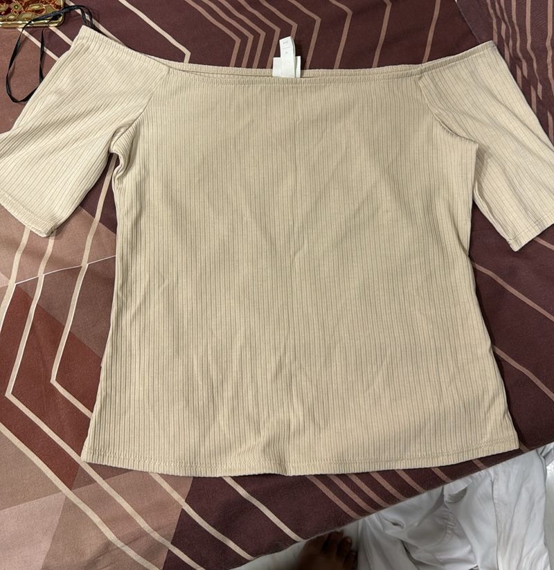 H&M Bot Neck Top, Perfect For Outing