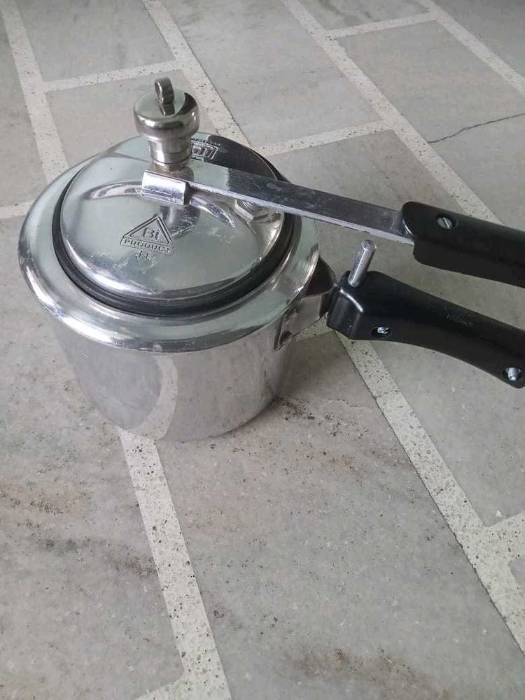 2 Litre Pressure Cooker