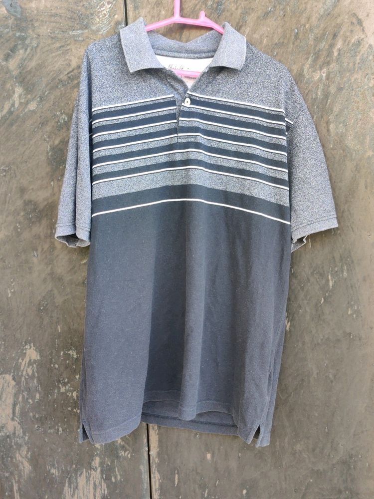 Dailywear Tshirt For Men Grey Colour (used)