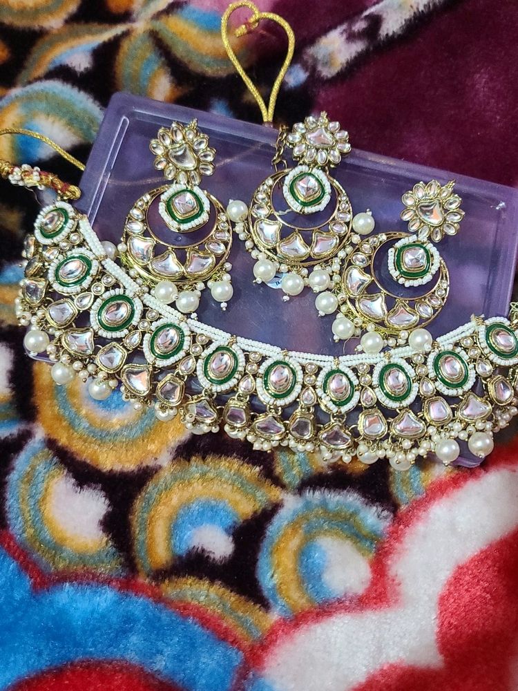 Kundan Necklace Set With Earrings & Maangtika