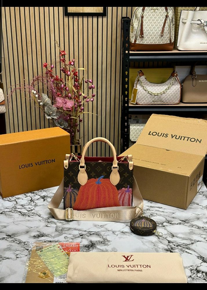 Louis VUITTON HANDBAGS