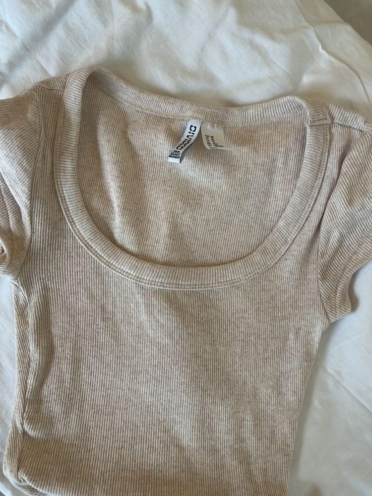 H&m Cropped Beige Top