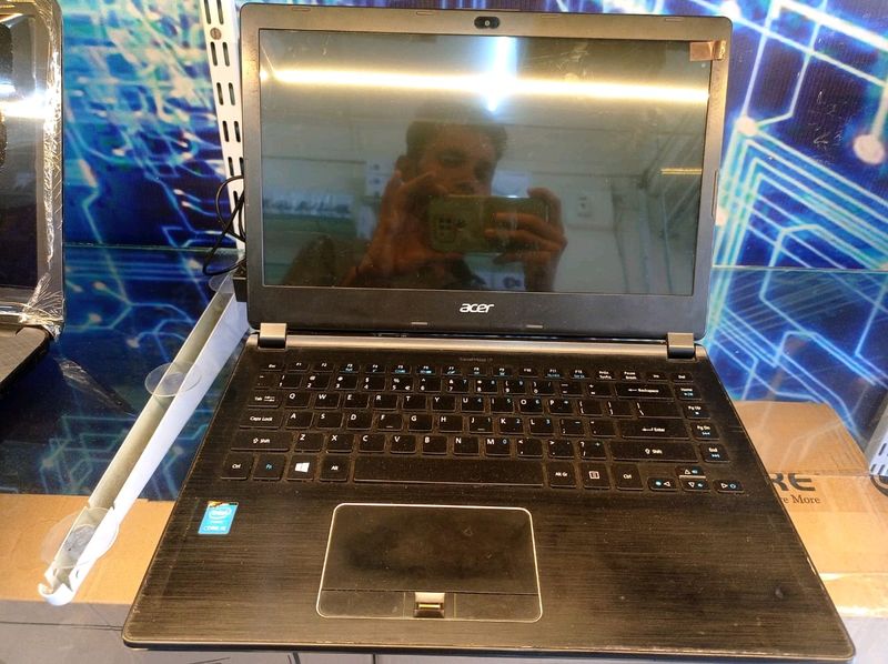 Acer Aspire i5 12 GB Ram 500 HDD